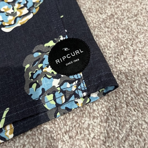 Rip Curl Board Shorts New - Picture 2 of 3
